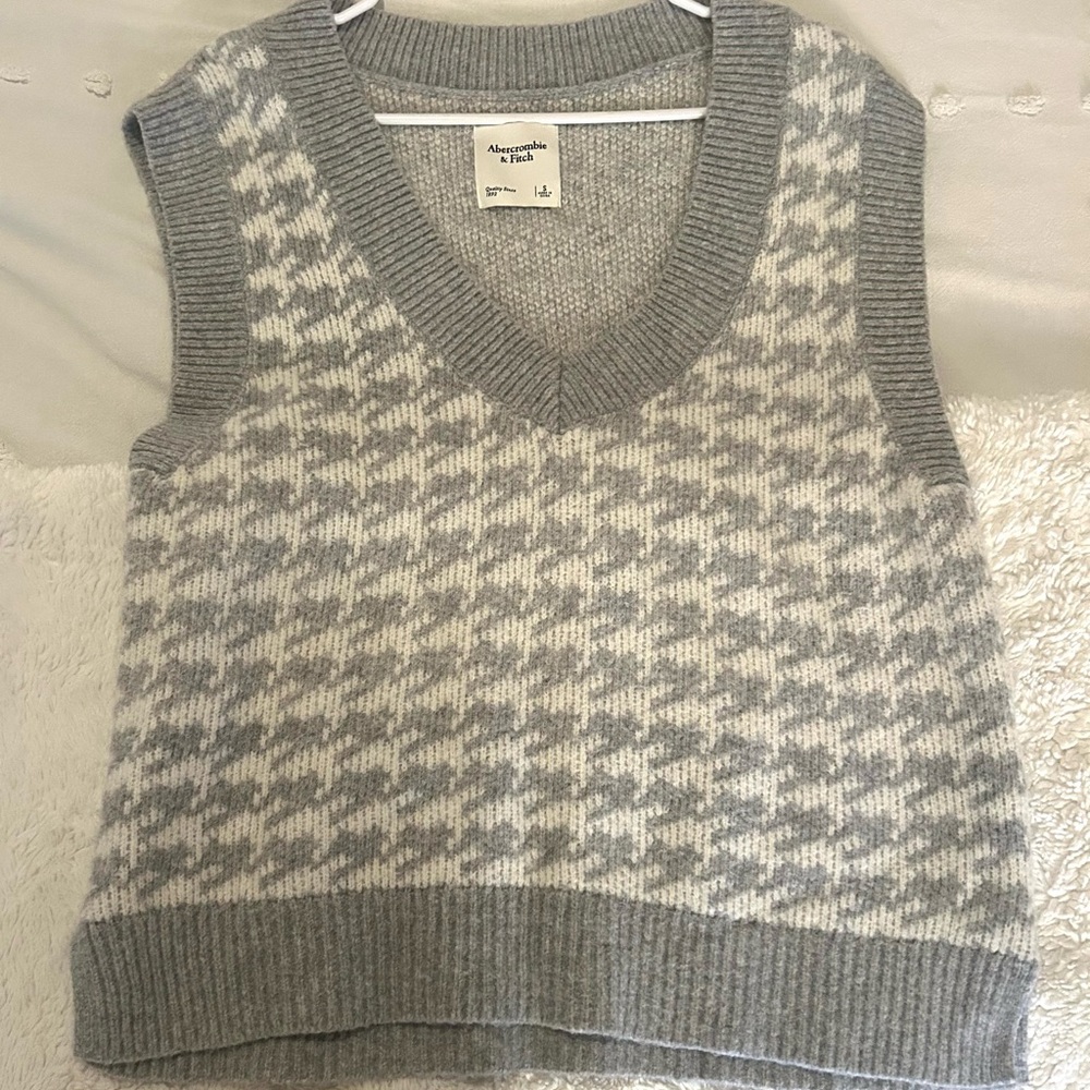 Abercrombie Sweater Vest